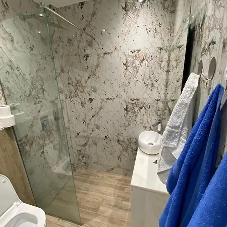 Apartment Tr *